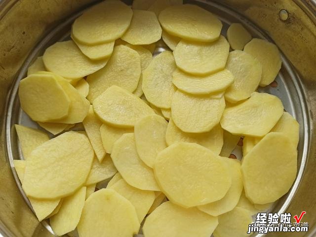 土豆怎么吃才健康?试一试这做法,口感爽滑有嚼劲,比土豆粉还香