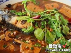 “千滚豆腐万滚鱼”，到底要炖多久？老师傅教你一招，鱼久炖不烂