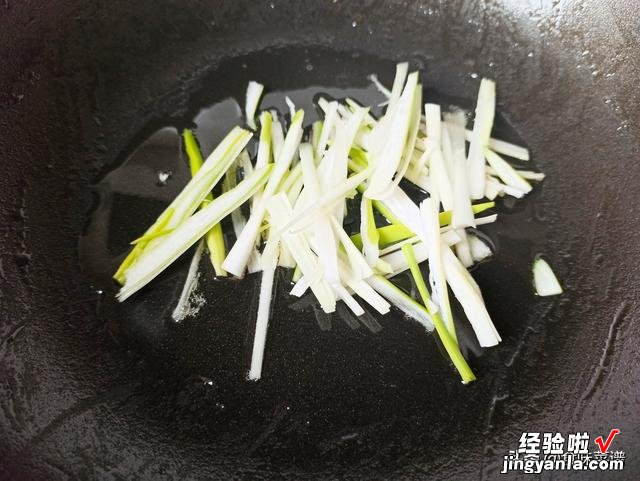 黑木耳营养很丰富，搭配什么菜好吃呢？厨师长教您，营养又下饭