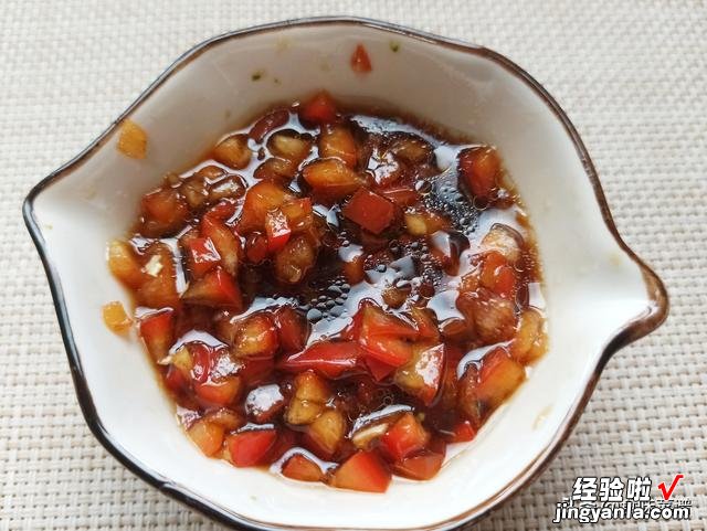 豆皮卷肉的家常做法，三两下搞定，口感鲜香味道好，孩子抢着吃