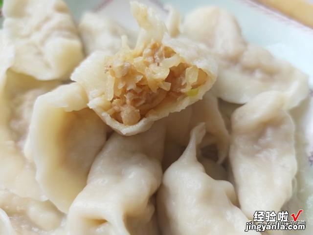 萝卜馅做饺子，需要焯水吗？原来这么多讲究，做对了美味不失营养