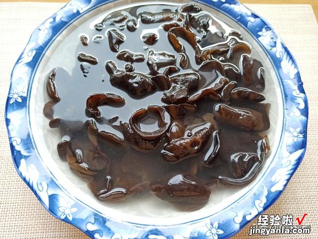 1把木耳1个鸡蛋,教你地道的私房菜,出锅焦香酥脆,下酒又下饭