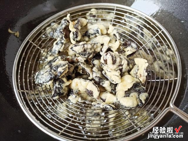 1把木耳1个鸡蛋,教你地道的私房菜,出锅焦香酥脆,下酒又下饭
