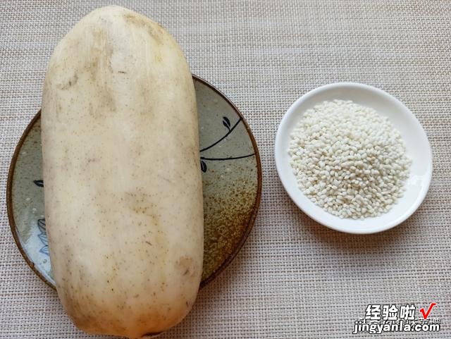 莲藕别只会炒着吃,教你一道新吃法,香甜软糯,为年夜饭添道硬菜