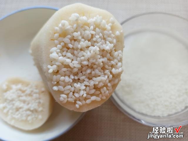 莲藕别只会炒着吃,教你一道新吃法,香甜软糯,为年夜饭添道硬菜