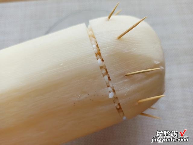 莲藕别只会炒着吃,教你一道新吃法,香甜软糯,为年夜饭添道硬菜