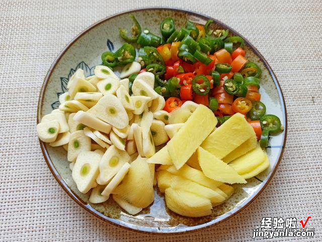 家庭自制腌萝卜,好吃又开胃,做法简单,牢记比例,放三个月不坏