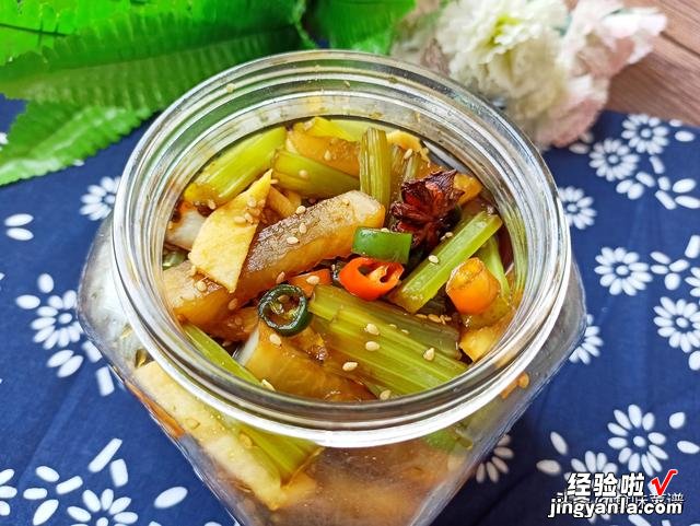 家庭自制腌萝卜,好吃又开胃,做法简单,牢记比例,放三个月不坏