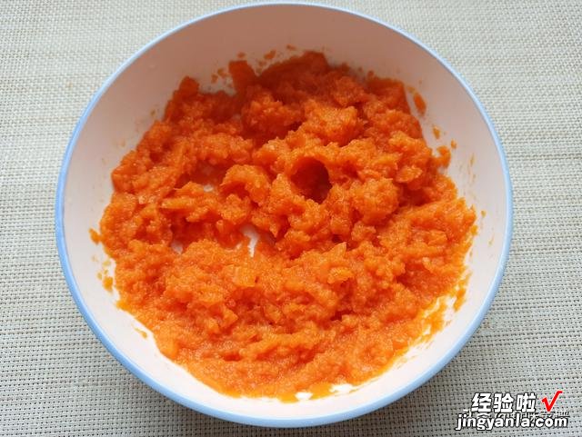 胡萝卜这样做真好吃，软糯香甜，不加一滴水，常吃孩子眼睛有好处
