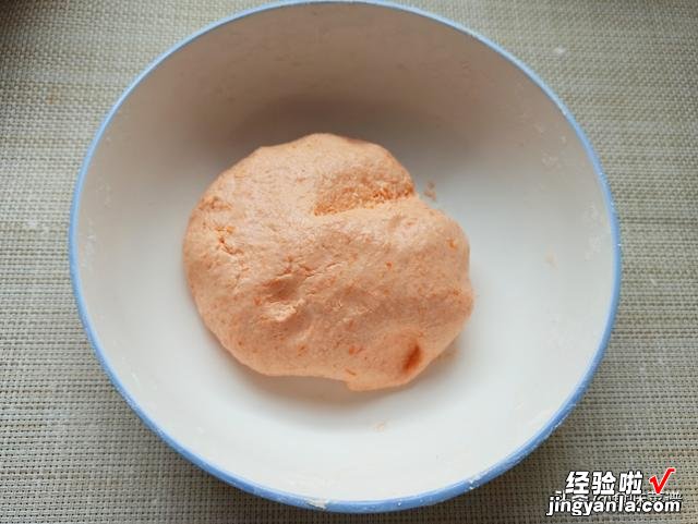 胡萝卜这样做真好吃，软糯香甜，不加一滴水，常吃孩子眼睛有好处