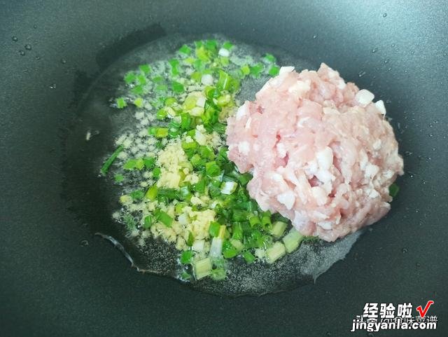 西兰花和香菇这样做,增强免疫力少生病,香味浓郁,每周必点一次