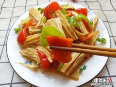 为什么很多人炒的腐竹难吃？原来没做这一步，做对了味道不输饭店