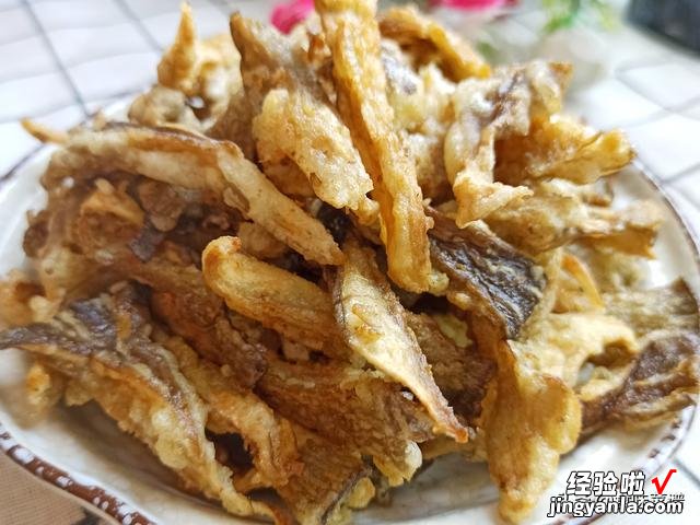 饭店的炸蘑菇为啥好吃?记住3个小技巧,出锅酥脆可口,还不油腻