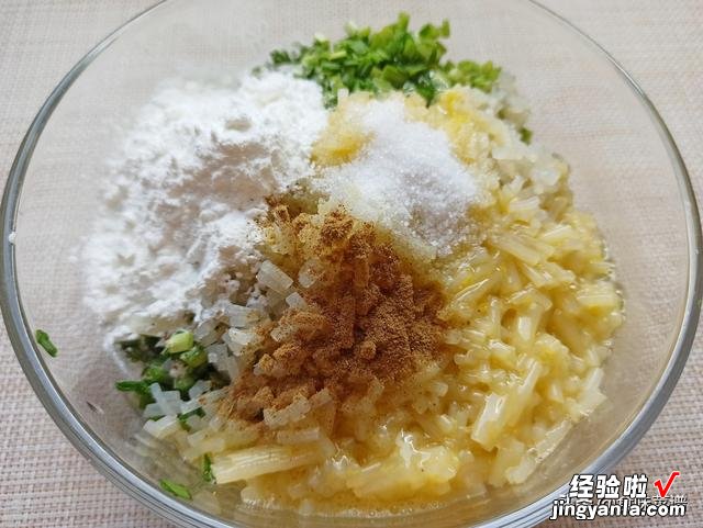 最快速的韭菜鸡蛋饼做法，筷子搅一搅，5分钟出锅，轻松解决早餐