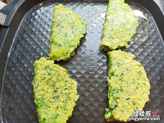 最快速的韭菜鸡蛋饼做法，筷子搅一搅，5分钟出锅，轻松解决早餐