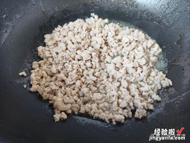 包饺子萝卜要不要焯水?原来这个还有讲究,做对了鲜嫩营养又入味