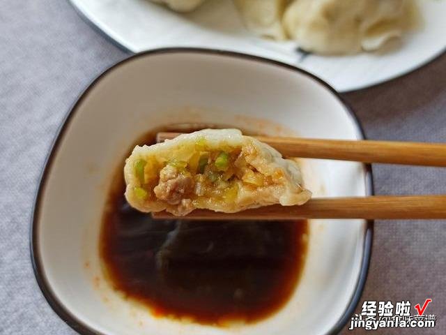 包饺子萝卜要不要焯水?原来这个还有讲究,做对了鲜嫩营养又入味