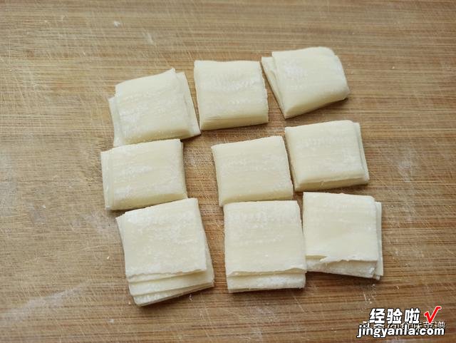 剩下的馄饨皮别浪费，教你一个新吃法，酥脆可口，出锅秒变小零食