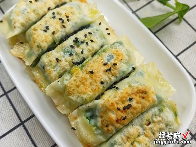 这样做菜卷最好吃，卷一卷就上锅，薄皮大馅，咬一口鲜嫩多汁入味