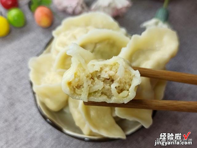 冬至吃饺子的季节到了,教你秘制萝卜馅,鲜嫩多汁,一次3盘不够