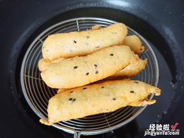 家中有糯米粉的试下这做法，外酥里糯，营养又解馋，比面包好吃