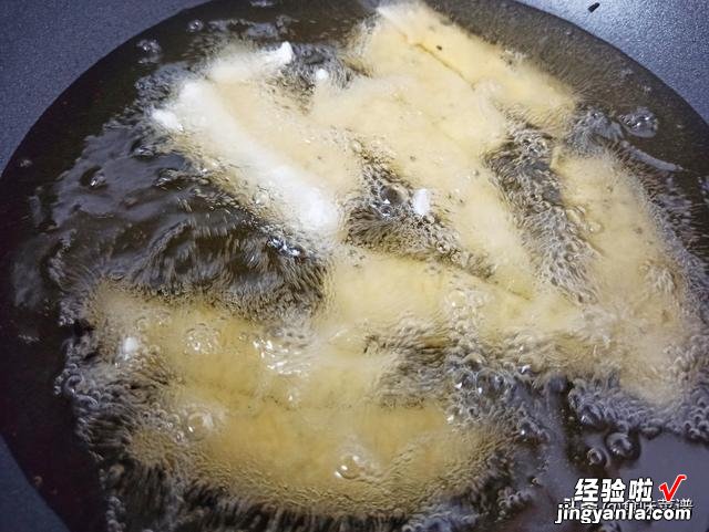 家中有糯米粉的试下这做法，外酥里糯，营养又解馋，比面包好吃