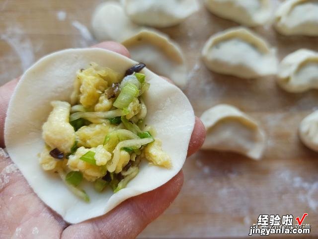 冬至吃饺子就选这馅,浑身都是宝,出锅香味浓郁,皮薄馅大又解馋