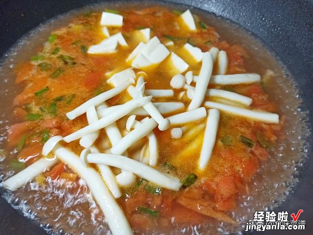 白玉菇豆腐汤的家常做法，味道鲜美，营养丰富，孩子常喝增强体质