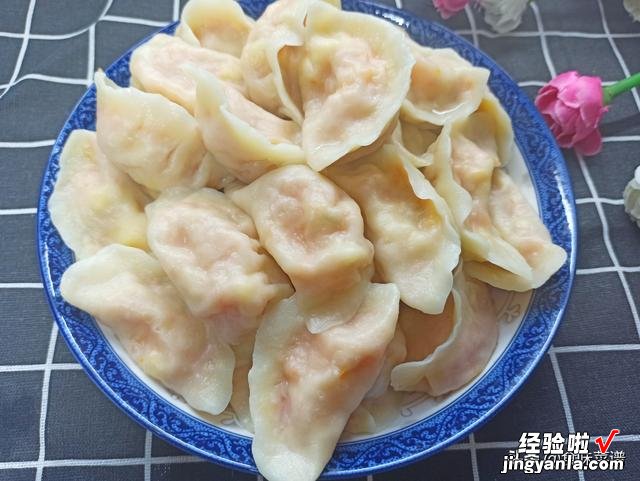 胡萝卜包饺子，营养美味又解馋，还能增强免疫力，一次3盘不够吃