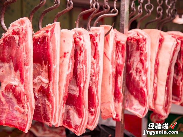 明天腊月二十八,俗称“把面发”,延续传统的习俗,发福发家发财