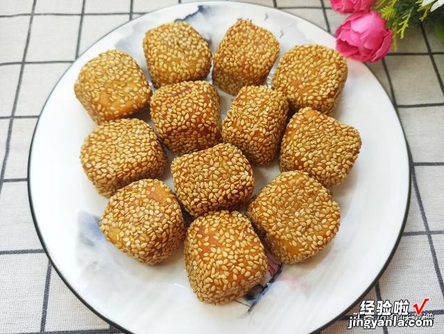 冬季多吃红薯，打入2个鸡蛋，外酥里软，比麻团还好吃，一看就会