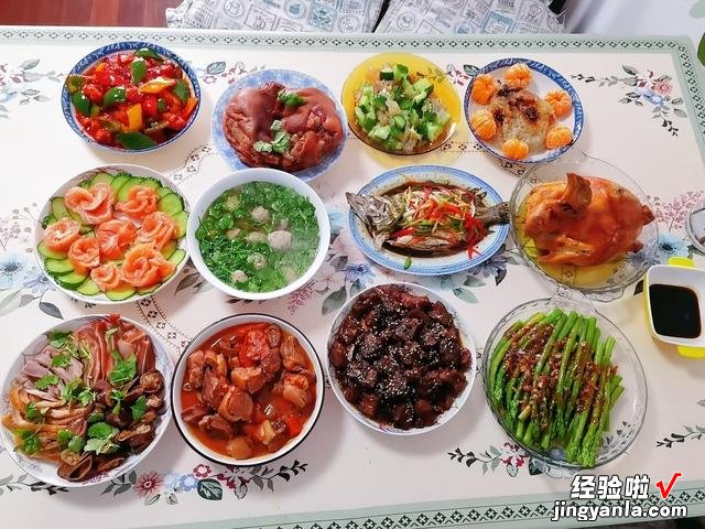 6家年夜饭大比拼，有热有凉荤素搭配，色香味美，有你家丰盛吗？