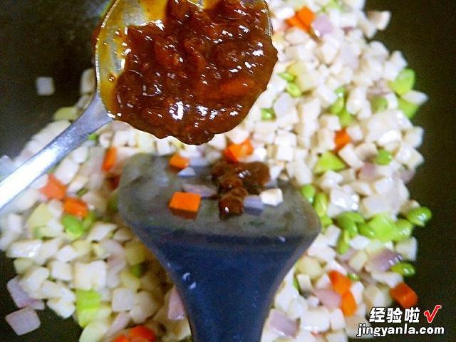 北京人爱吃的“炒疙瘩”,入口劲道又绵软,越嚼越香,一遍就学会