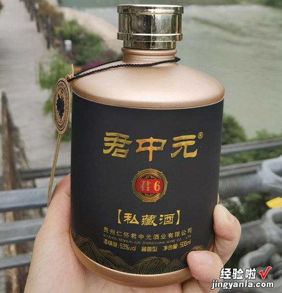 强烈建议中老年人,少喝散酒,多喝这2种酒,都是优级纯酿