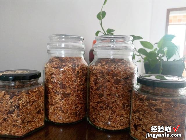 适合春天的“姜米茶”，有大米和生姜就能做，刮油刮脂，对身体好