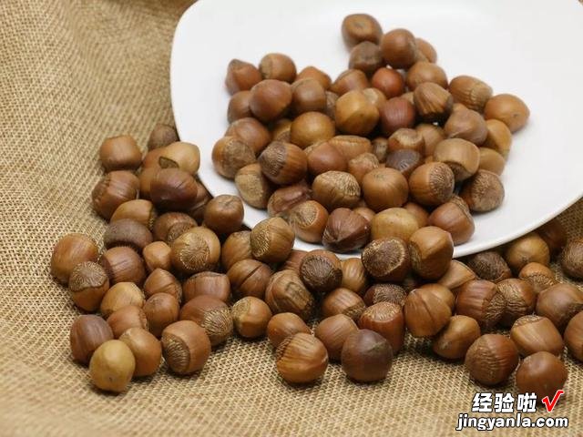 这9种坚果：高维生素、高膳食、高钙、低胆固醇，中老年人要多吃