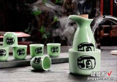 “香精酒”频遭曝光，酒友需“警钟长鸣”，当心佳酿变“毒液”