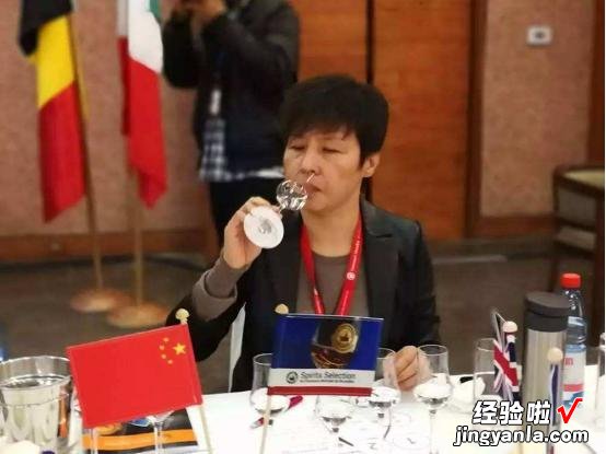 行内人：买白酒时，瓶身有这“4个字”，请谨慎购买，都是勾兑酒