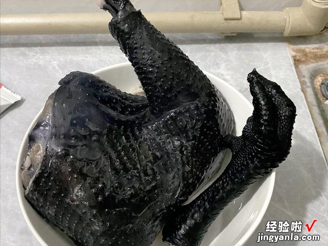 常喝乌鸡汤有什么好处？教你正确的做法，汤鲜味美，滋补温暖家人