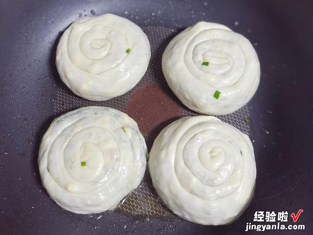 千层饼、油酥烧饼、馅饼的做法，全都是面食，鲜香美味，酥软油润
