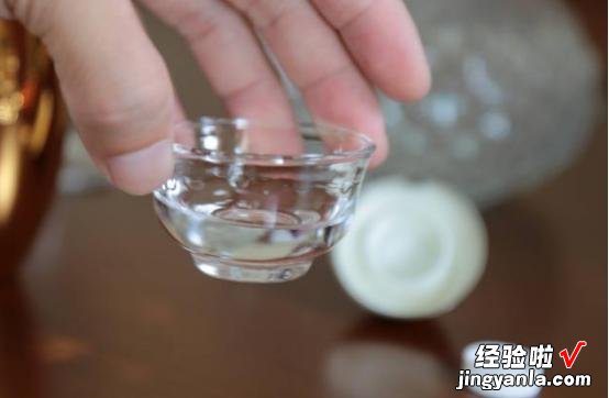 才知道，同是汾酒出品，红盖与黄盖的差距挺大，弄懂再买心里有底