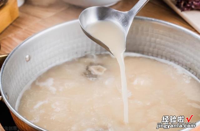 老厨师教你8个做菜技巧，学会后厨艺增长一大截，在家也能当大厨