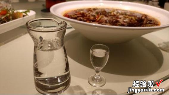 听说过芝麻香白酒么?别再傻的只知道浓香酒,是时候换个口味了