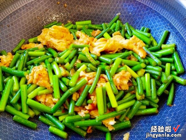蒜薹上市了,教你3种家常做法,荤素搭配有营养,上桌家人都爱吃
