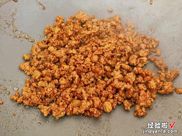 蒜薹上市了,教你3种家常做法,荤素搭配有营养,上桌家人都爱吃
