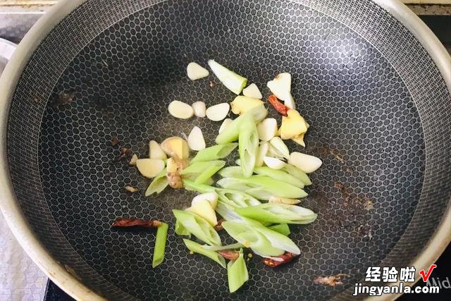 大雪过后，别管贫穷富有，多做这4锅热菜，好吃又实惠，你不学吗?