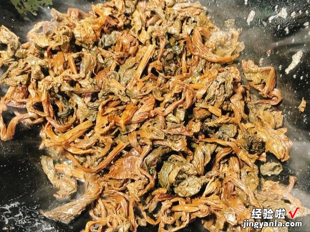 想吃扣肉不用买，教你在家自己做，秘制酱料配方，软烂鲜香不油腻