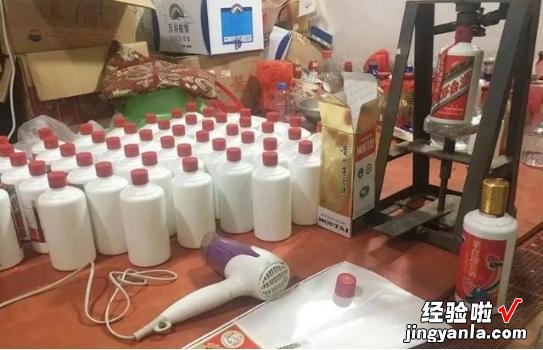 成都海鲜店5人喝茅台，临走砸破4个酒瓶，真相大白后令人匪夷所思