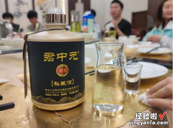 吃晚饭时，长期喝点白酒的人，身体会怎么样呢？过来人告诉你答案