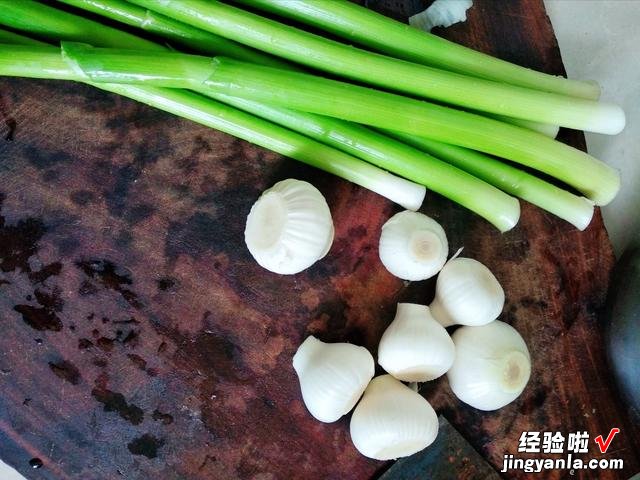 初夏，芹菜、菠菜靠边站，这种地下蔬菜要尝鲜，清脆营养，不上火